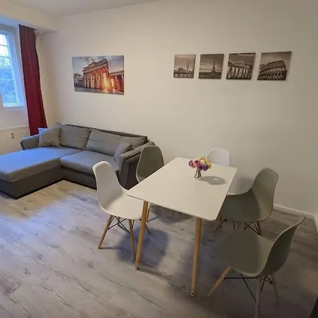 Zentrale Neubau Apartment